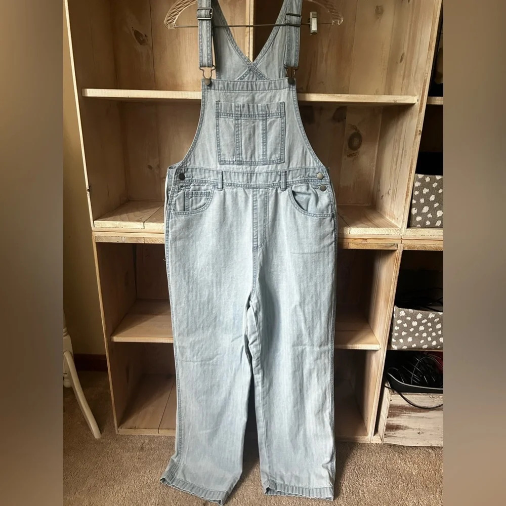 Universal Thread Light Wash Denim Overalls - Picture 3 of 11